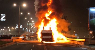 فيديو.. النيران تشتعل فى حافلة بطل صربيا أثناء الاحتفالات بلقب الدورى