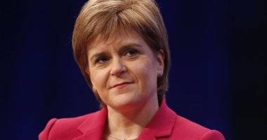 رئيسة وزراء اسكتلندا: إصابات خطيرة بعد خروج قطار عن القضبان