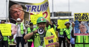 صور.. مظاهرة فى المكسيك تنديدا بسياسة "ترامب" ضد الهجرة إلى أمريكا