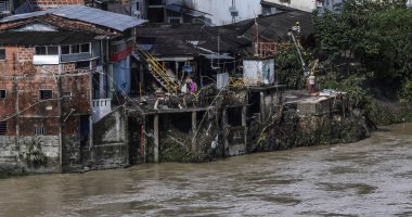 الفيضانات تجبر كولومبيا على إجلاء السكان على طول ضفتى نهر "كوكا"