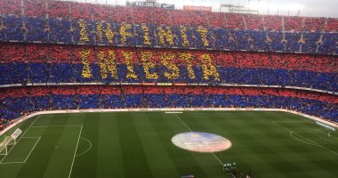 وداع خيالى من جماهير برشلونة للقائد إنييستا أمام سوسيداد.. فيديو
