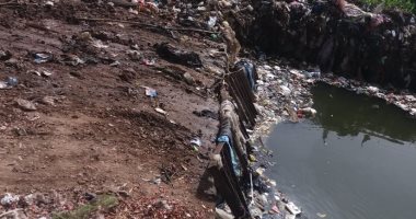 قارئ يشكو تراكم القمامة بترعة قرية "أم عبد الله" فى طنطا