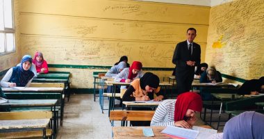 نائب وزير التعليم يتفقد لجان امتحانات الدبلومات الفنية بشبرا الخيمة وقليوب