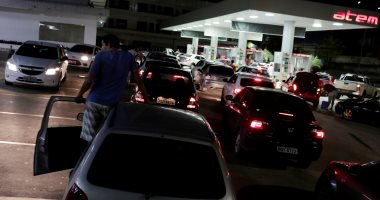 صور.. تفاقم أزمة الوقود فى البرازيل وطوابير السيارات تتكدس أمام المحطات