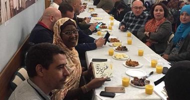 صور.. إفطار مشترك بين مسلمين ويهود فى معبد ببلجيكا