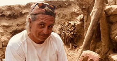 صور.. العثور على مومياء عمرها 1000 سنة ملفوفة فى تابوت قطنى فى بيرو