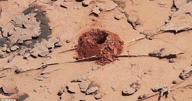بعد انقطاع عامين.. مسبار كوريوستيتى روفر يستكمل الحفر بسطح المريخ