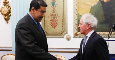 صور..رئيس فنزويلا يلتقى سناتور أمريكى بعد فرض عقوبات على خلفية الانتخابات