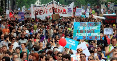 نقابة عمالية فى فرنسا تتعهد بمواصلة إضرابات السكك الحديدية