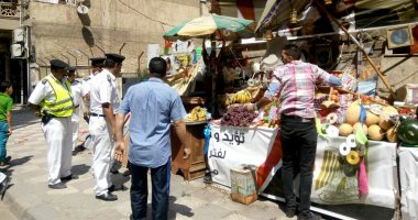 حملات لرفع الإشغالات بمدينة منشأة القناطر فى الجيزة ورصد سرقات الكهرباء