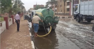 صور.. شفط مياه الأمطار من شوارع طور سيناء لتحقيق السيولة المرورية