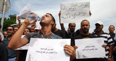 احتجاجات عنيفة تجتاح مدن تونسية وسط غضب على تردى الأوضاع الاقتصادية
