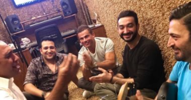 عمرو دياب يجتمع مع حميد الشاعرى وعمرو مصطفى لإنتاج ألبومه الجديد 