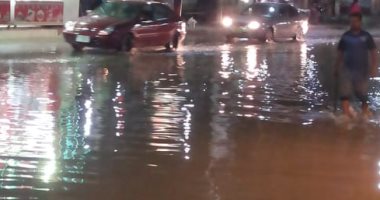 غرق ثلاثة شوارع بمدينة بنى سويف بسبب انكسار ماسورة مياه 