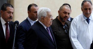 محمود عباس يلقى كلمة أمام الصحفيين عقب مغادرته المستشفى - صور