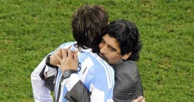 مارادونا وميسي.. علاقة متقلبة بين أفضل ثنائي فى تاريخ الأرجنتين