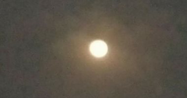  القمر الأحدب قرب نجم قلب العقرب الليلة بسماء الوطن العربى