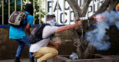 صور.. شوارع نيكاراجوا تتحول لساحات حرب بين الشرطة ومتظاهرين ضد الرئيس أورتيجا