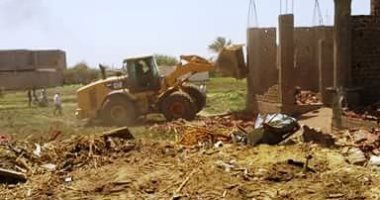 إزالة 18حالة تعد على الأراضى الزراعية بمركز دار السلام فى سوهاج