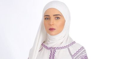 فيديو.. "حجاب" مى عز الدين فى "رسايل" يتحول إلى موضة 2018