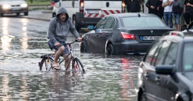 إصابة أربعة أشخاص إثر هطول أمطار غزيرة على طرق غرب سويسرا