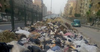 قارئ يستنكر انتشار القمامة بشارع أحمد عصمت فى عين شمس اليوم السابع