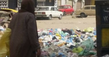 شكوى من تراكم القمامة بشارع السادات فى محافظة الإسكندرية