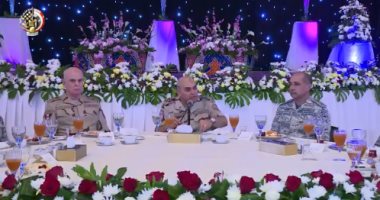المتحدث العسكرى ينشر فيديو إفطار القائد العام مع القوات الجوية ومقاتلى الهيئة الهندسية