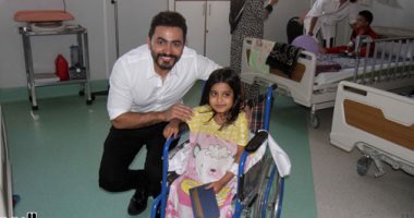 صور وفيديو.. عمرو سعد وتامر حسنى وزينة فى زيارة لمستشفى أبوالريش للأطفال