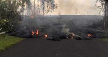 صور.. استمرار تدفق الحمم البركانية فى شوارع هاواى الأمريكية