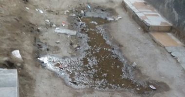 مياه الصرف الصحى تغرق شوارع "الصافية" بكفر الشيخ.. والأهالى يستغيثون