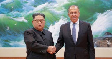 صور.. زعيم كوريا الشمالية فى اجتماع مع وزير خارجية روسيا: عازمون على نزع النووى