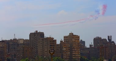الطائرات ترسم علم مصر فى سماء التحرير تزامنا مع أداء السيسي اليمين