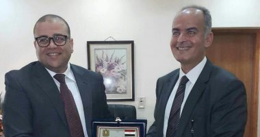 رئيس جامعة إمارتية: إطلاق مشروعات تعليمية بمصر لدعم مسيرة "السيسى"