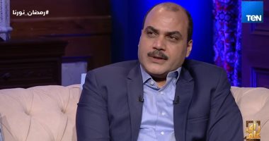 محمد الباز: "65% من الدكتوراه بتاعتى كتبتها وأنا قاعد على القهوة"