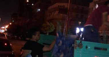 صور.. حملات ليلية للتغلب على الإشغالات بمصر الجديدة