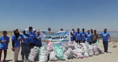 صور.. "شباب بيحب مصر" بالفيوم تطلق مبادرة بشاطئ بحيرة قارون فى يوم البيئة