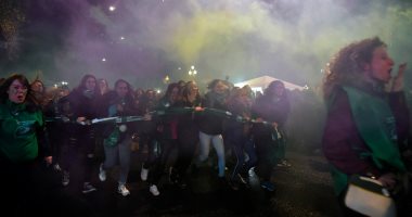 صور.. مظاهرات نسائية بالأرجنتين للمطالبة بتشريع الحق فى الإجهاض