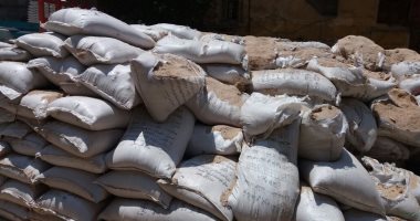 صور.. شرطة التموين تضبط 18 طن أرز مجهول المصدر داخل مركز تعبئة بمصر الجديدة
