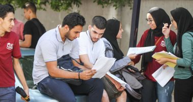 563 ألف طالب بالثانوية يؤدون اليوم امتحان اللغة الأجنبية الثانية والوطنية