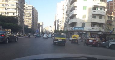 قارئ يرصد سير "توك توك" فى شارع أبو قير الرئيسى بالإسكندرية