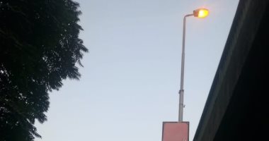 قارئ يرصد إضاءة أعمدة الإنارة نهارا على كوبرى 6 أكتوبر