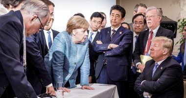 ماذا تقول الصحف العالمية؟.. العالم يتسابق لوضع عنوان لصورة ترامب وقادة قمة G7.. الرئيس الأمريكى يلتقى رئيس كوريا الشمالية بمفرده فى القمة التاريخية.. وانخفاض كبير فى أسعار البيتكوين