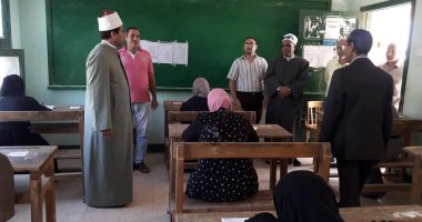رئيس المنطقة الأزهرية بجنوب سيناء يتفقد امتحان الثانوية الأزهرية بدهب ونويبع