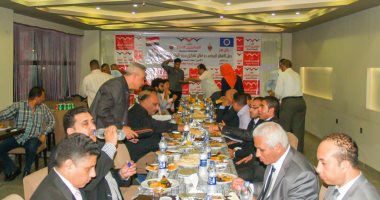 صور.. حزب "المصريين الأحرار" بالسويس يقيم حفل إفطار