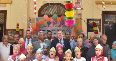 سكرتير عام أسيوط يزور دور الأيتام لتقديم التهنئة للأطفال بمناسبة عيد الفطر