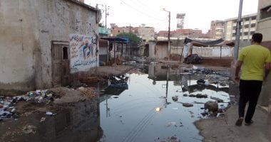 مياه الجيزة: "المواطنون بيرموا أى حاجة فى مواسير الصرف ويقولوا كله بيمشى"
