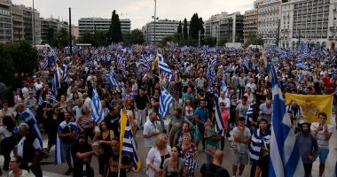 صور.. مئات اليونانيين يتظاهرون فى أثينا ضد استخدام كلمة "مقدونيا"