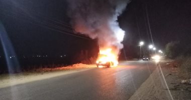 المعمل الجنائى يعاين حريق شب فى سيارة أمام هايبر وان