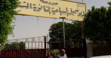 صور.. مدير "تعليم أسوان" يتفقد مدارس واستراحات مدينة أبوسمبل
